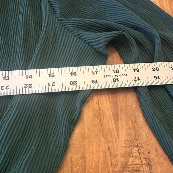 Zara Bell Sleeve Mini Tiered Ruffle Dress Size Small Ribbed Green V Neck - Picture 7 of 13